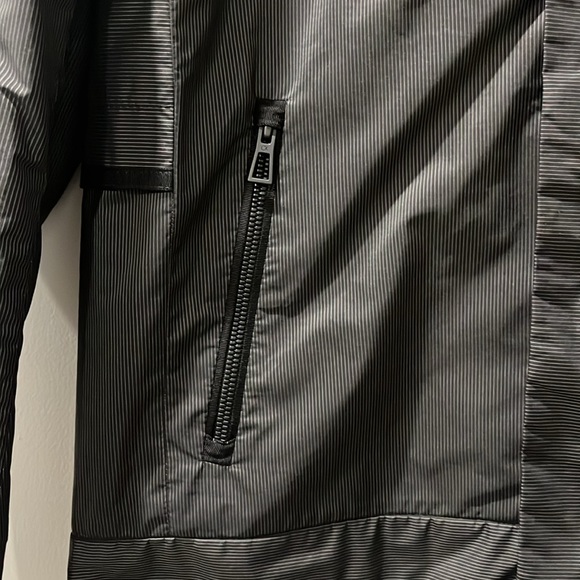 Calvin Klein Windbreaker rain jacket - Picture 2 of 7